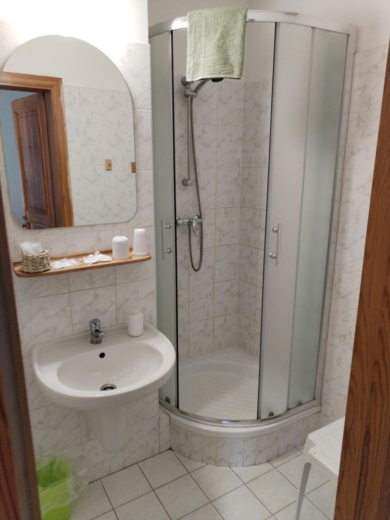 Hotel U Zvonu Kutná Hora Esterno foto