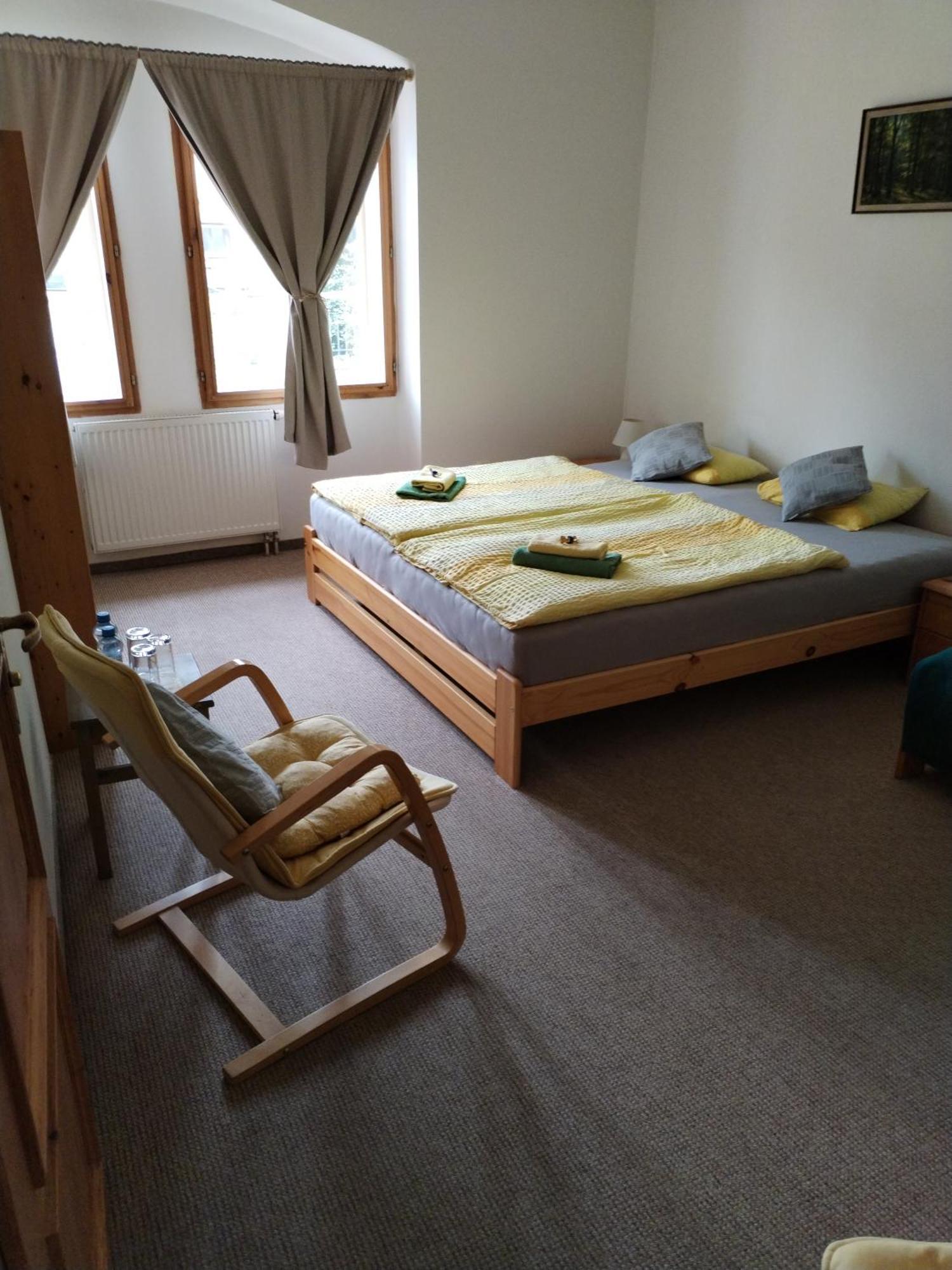 Hotel U Zvonu Kutná Hora Esterno foto