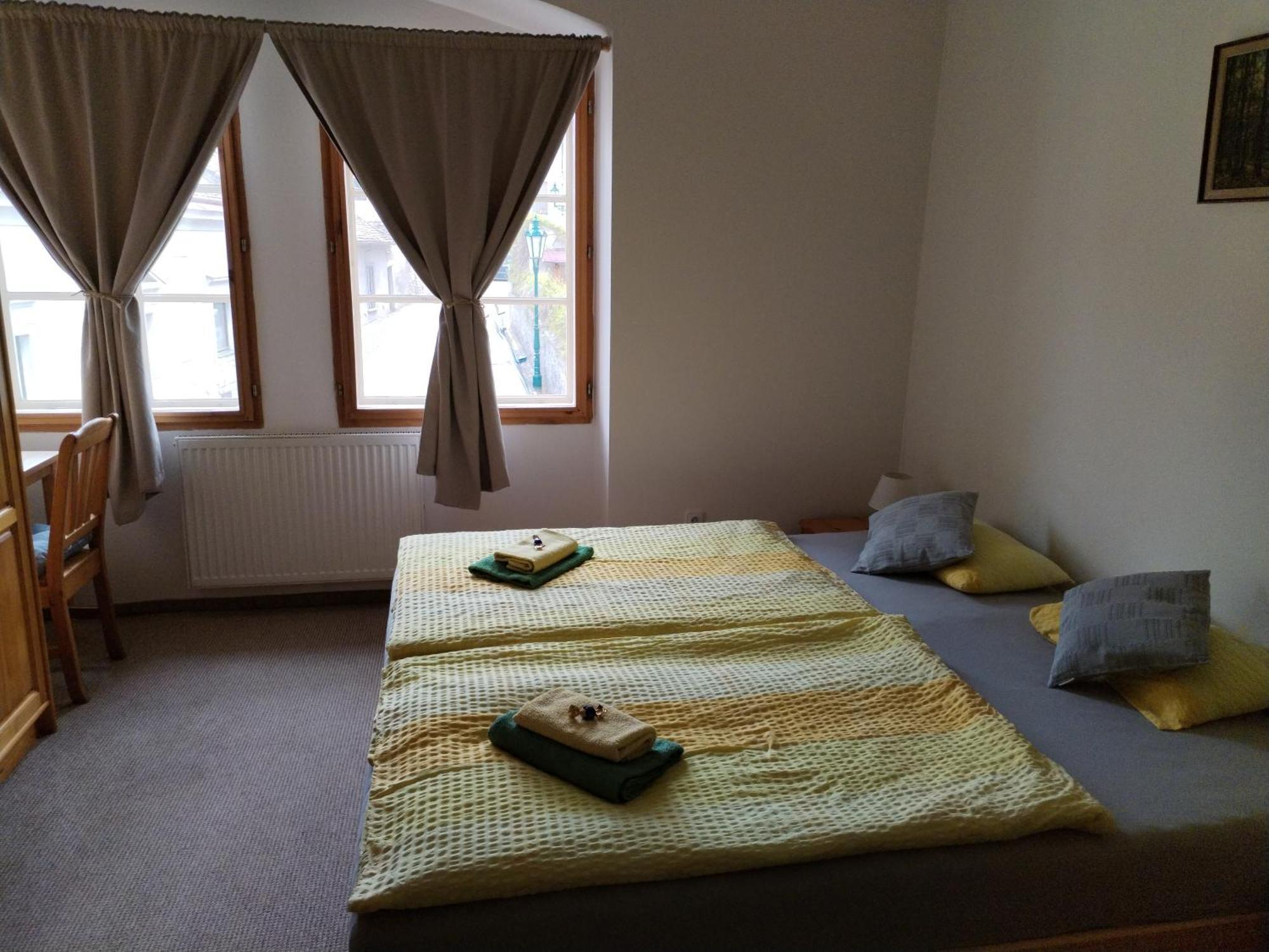 Hotel U Zvonu Kutná Hora Esterno foto